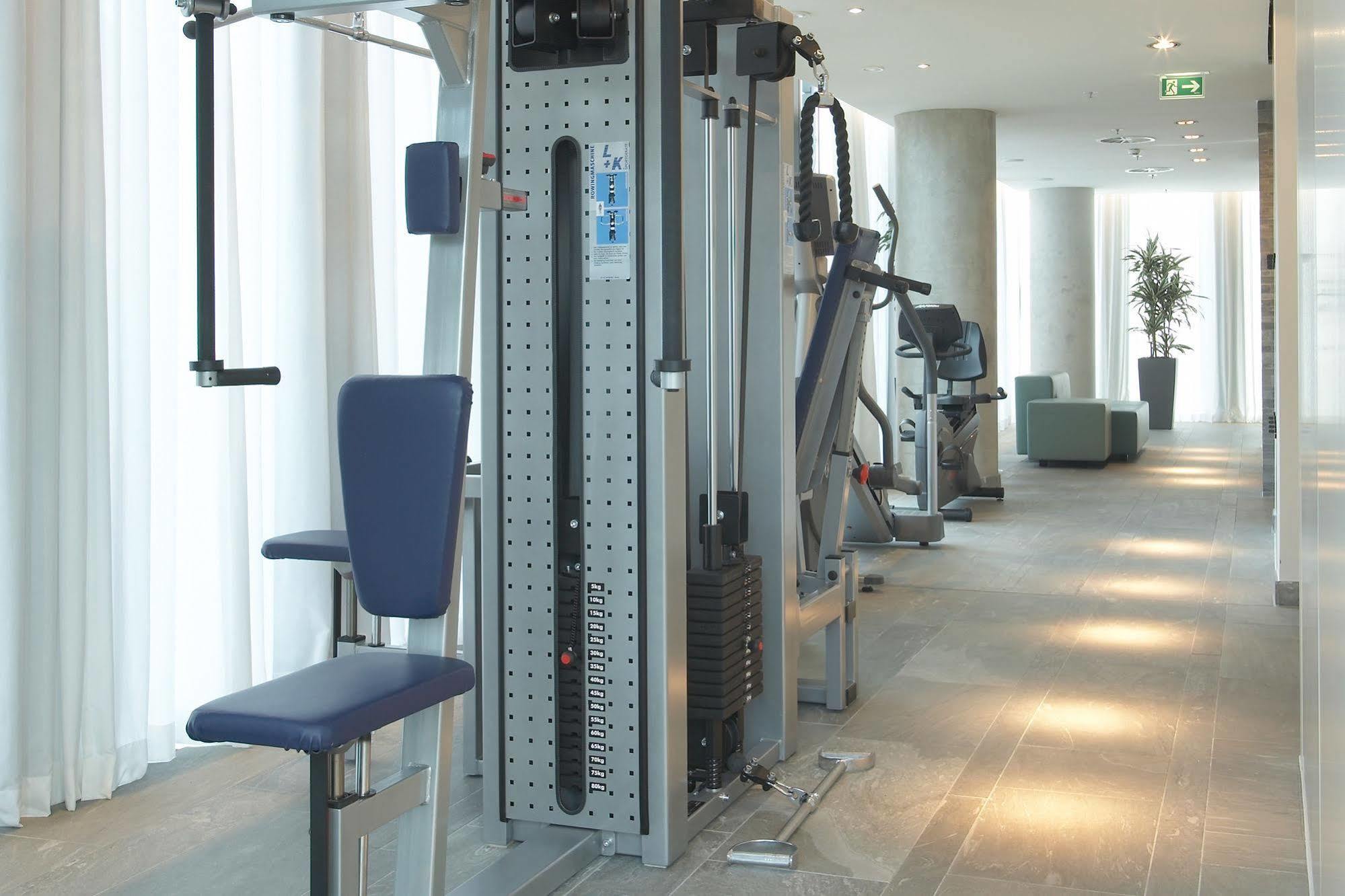 Empire Riverside Hotel Hamburg Facilities photo